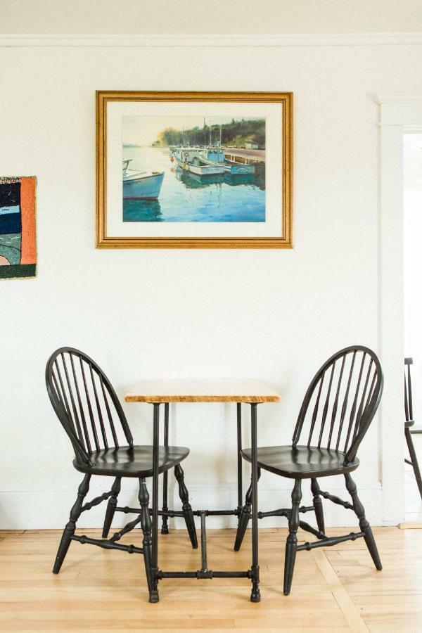 Salty Rose'S And The Periwinkle Cafe Hotell Ingonish Eksteriør bilde
